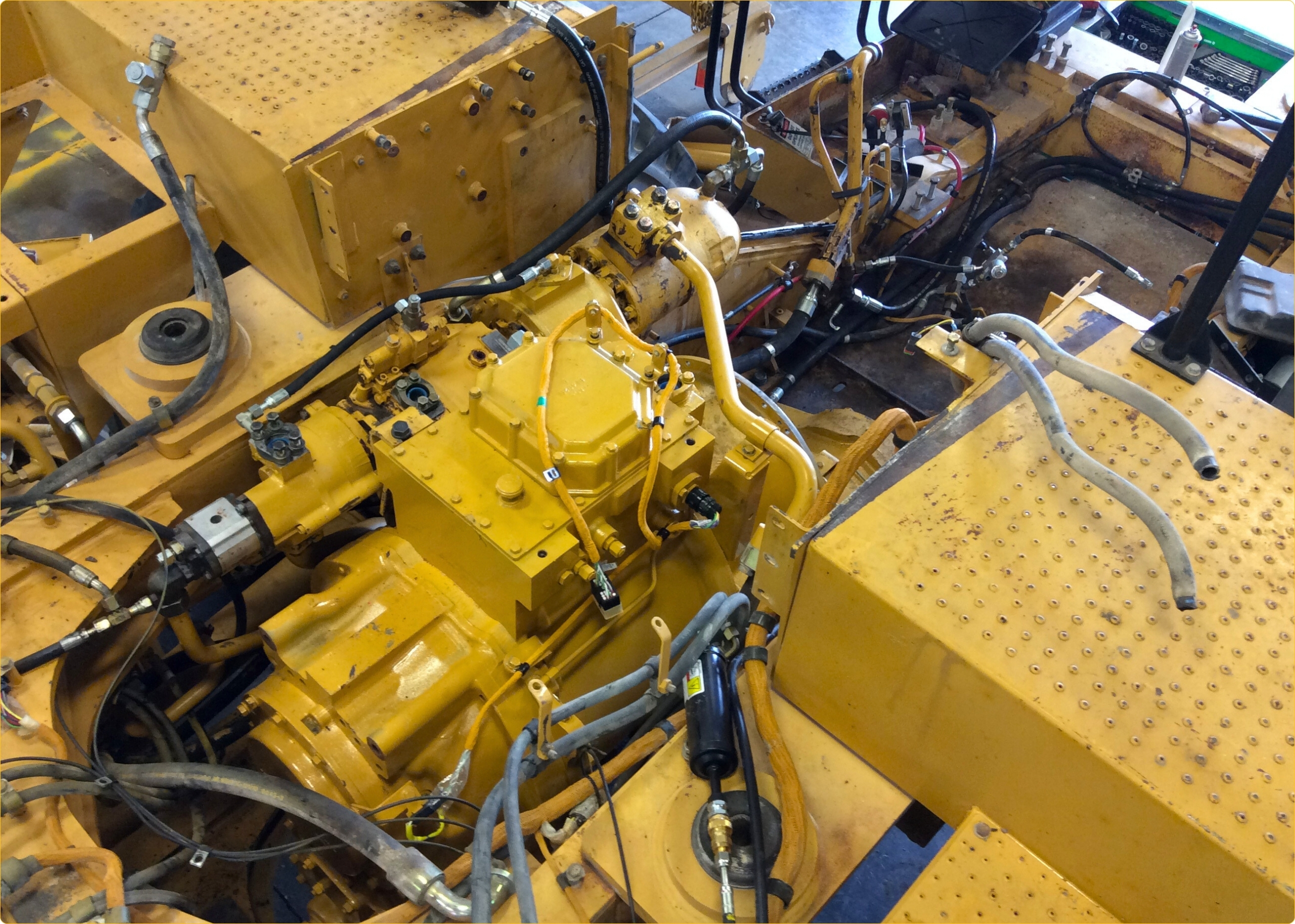 Cat Rear Drivetrain Cat® Certified Powertrain Rebuild